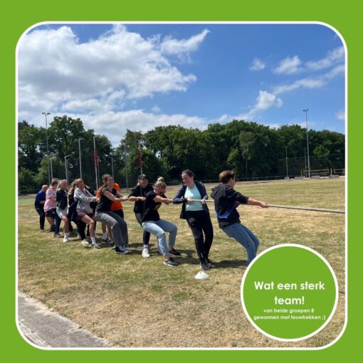 Wat een sterkt team! Van beide groepen 8 gewonnen met touwtrekken ;)